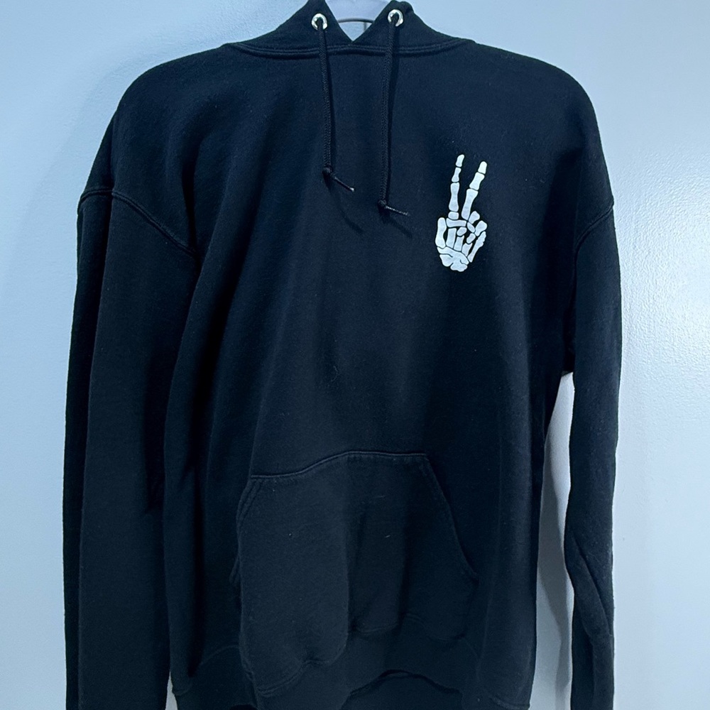 Black Men's Pullover Hoodie with White Skeleton Peace Hand Graphic